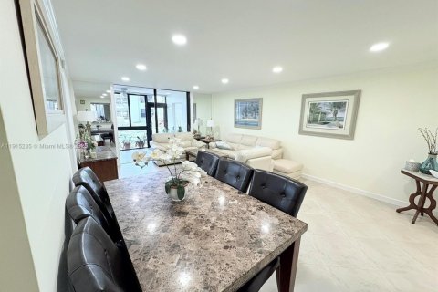 Купить кондоминиум в Маргит, Флорида 2 спальни, 92.9м2, № 1975134 - фото 19