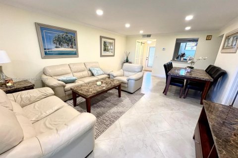 Купить кондоминиум в Маргит, Флорида 2 спальни, 92.9м2, № 1975134 - фото 12