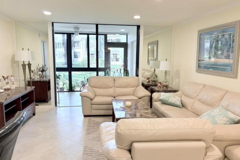 Купить кондоминиум в Маргит, Флорида 2 спальни, 92.9м2, № 1975134 - фото 14