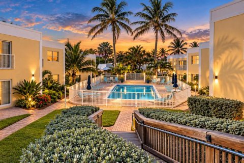 Condo in Jensen Beach, Florida, 2 bedrooms  № 2336370