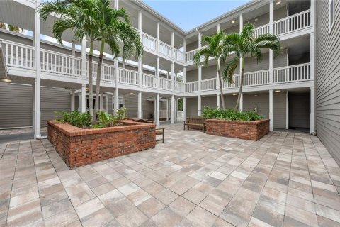 Condo in Tampa, Florida, 1 bedroom  № 1746409 - photo 21