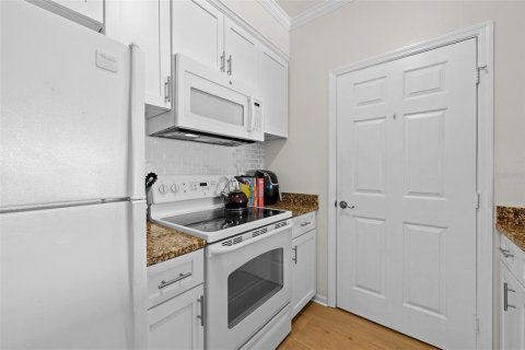 Condo in Tampa, Florida, 1 bedroom  № 1746409 - photo 10