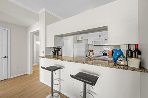 Condo in Tampa, Florida, 1 bedroom  № 1746409 - photo 9
