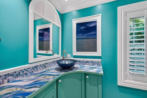 House in Delray Beach, Florida 7 bedrooms, 694.07 sq.m. № 2251888 - photo 16