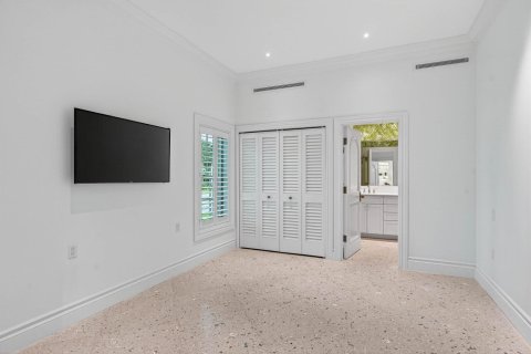 House in Delray Beach, Florida 7 bedrooms, 694.07 sq.m. № 2251888 - photo 10