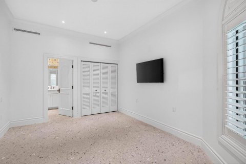 House in Delray Beach, Florida 7 bedrooms, 694.07 sq.m. № 2251888 - photo 8