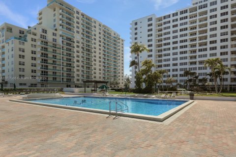 Condominio en venta en Miami Beach, Florida, 1 dormitorio, 89.56 m2 № 1461053 - foto 30