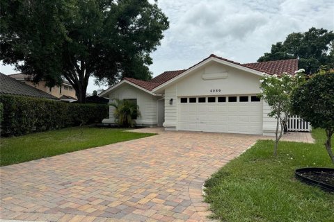 House in Sarasota, Florida 3 bedrooms, 168.52 sq.m. № 1828004 - photo 2