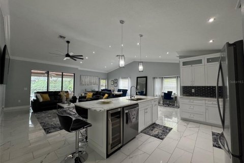 House in Sarasota, Florida 3 bedrooms, 168.52 sq.m. № 1828004 - photo 3
