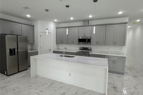 Снять в аренду таунхаус в Киссимми, Флорида 5 комнат, 206.89м2, № 1908479 - фото 18