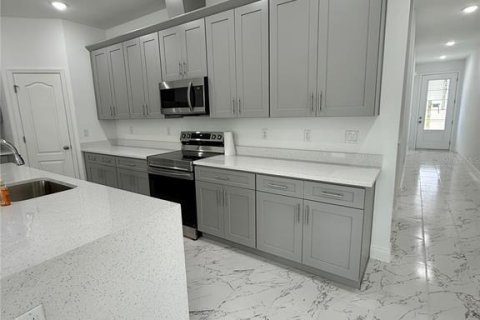 Снять в аренду таунхаус в Киссимми, Флорида 5 комнат, 206.89м2, № 1908479 - фото 12