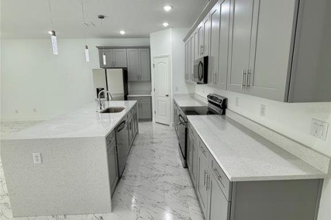 Снять в аренду таунхаус в Киссимми, Флорида 5 комнат, 206.89м2, № 1908479 - фото 11