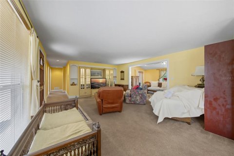 House in Tampa, Florida 3 bedrooms, 300.91 sq.m. № 1912560 - photo 27