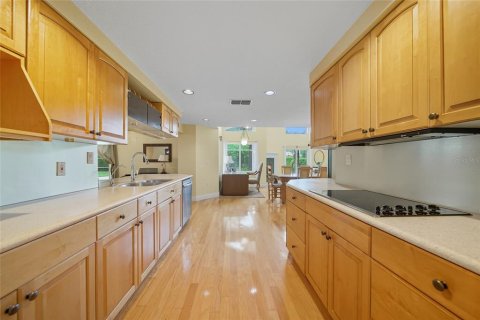 House in Tampa, Florida 3 bedrooms, 300.91 sq.m. № 1912560 - photo 30