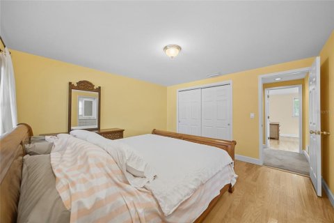 House in Tampa, Florida 3 bedrooms, 300.91 sq.m. № 1912560 - photo 8
