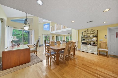 House in Tampa, Florida 3 bedrooms, 300.91 sq.m. № 1912560 - photo 4