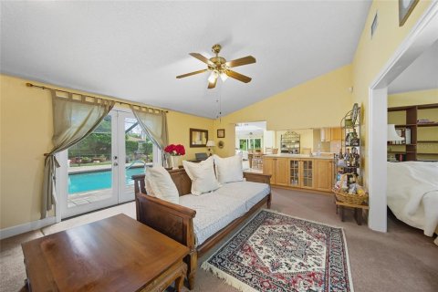 House in Tampa, Florida 3 bedrooms, 300.91 sq.m. № 1912560 - photo 6