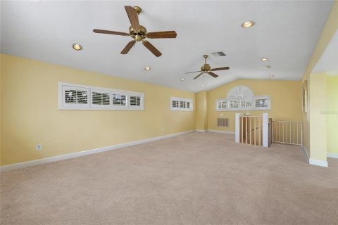 House in Tampa, Florida 3 bedrooms, 300.91 sq.m. № 1912560 - photo 22