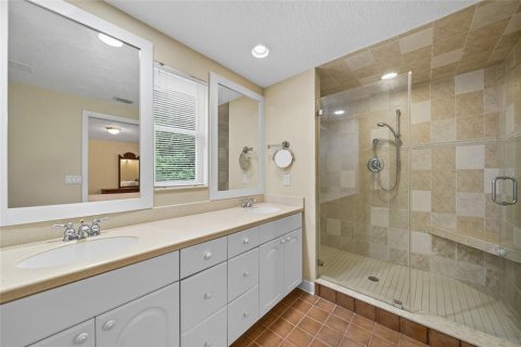 House in Tampa, Florida 3 bedrooms, 300.91 sq.m. № 1912560 - photo 10
