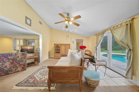 House in Tampa, Florida 3 bedrooms, 300.91 sq.m. № 1912560 - photo 7