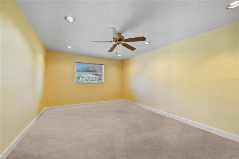 House in Tampa, Florida 3 bedrooms, 300.91 sq.m. № 1912560 - photo 16