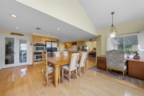 House in Tampa, Florida 3 bedrooms, 300.91 sq.m. № 1912560 - photo 3