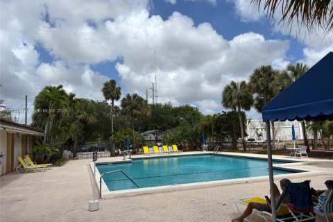 Condo in Lauderhill, Florida, 2 bedrooms  № 1868768 - photo 20