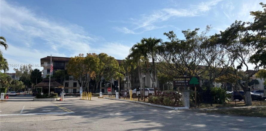 Condo in Lauderhill, Florida, 2 bedrooms  № 1868768