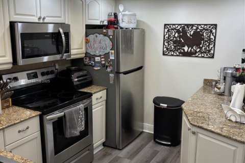 Condo in Lauderhill, Florida, 2 bedrooms  № 1868768 - photo 7