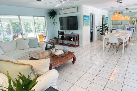 Casa en alquiler en Boca Raton, Florida, 3 dormitorios, 133.78 m2 № 1128814 - foto 1