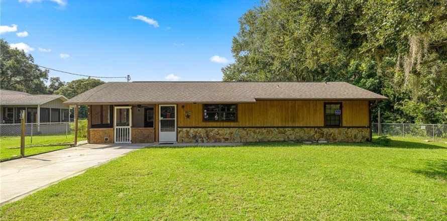 Villa ou maison à Ocklawaha, Floride 2 chambres, 96.62 m2 № 1904898