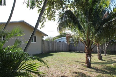 House in Miramar, Florida 4 bedrooms, 200.85 sq.m. № 1726320 - photo 3