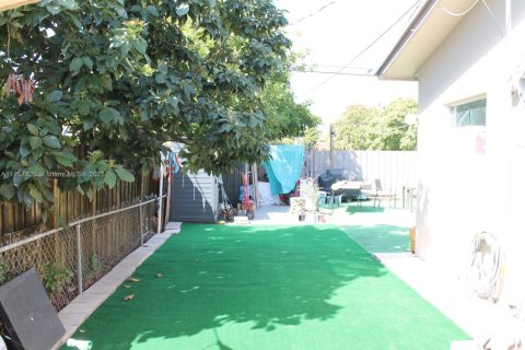 House in Miramar, Florida 4 bedrooms, 200.85 sq.m. № 1726320 - photo 18