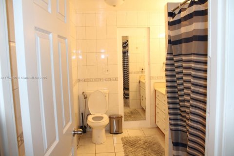 House in Miramar, Florida 4 bedrooms, 200.85 sq.m. № 1726320 - photo 10