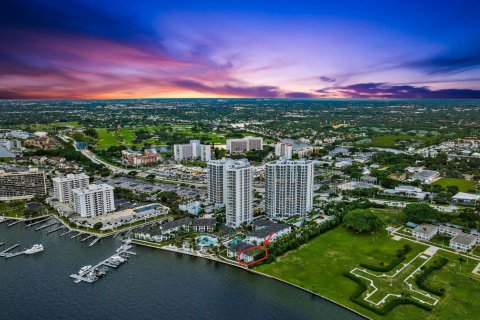 Copropriété à vendre à North Palm Beach, Floride: 3 chambres, 222.22 m2 № 2182822 - photo 2