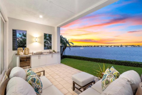 Condo in North Palm Beach, Florida, 3 bedrooms № 2182822
