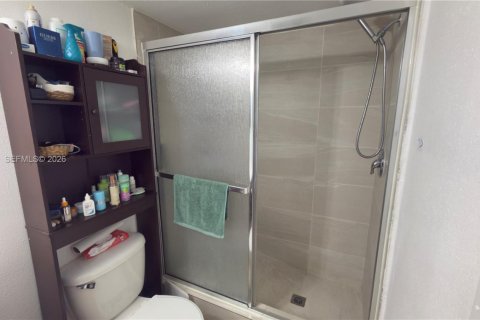 Condominio en alquiler en Tamarac, Florida, 2 dormitorios, 91.42 m2 № 2058669 - foto 11