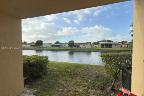 Condominio en alquiler en Tamarac, Florida, 2 dormitorios, 91.42 m2 № 2058669 - foto 17