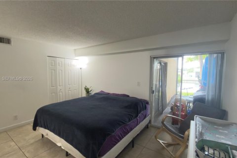 Condominio en alquiler en Tamarac, Florida, 2 dormitorios, 91.42 m2 № 2058669 - foto 16