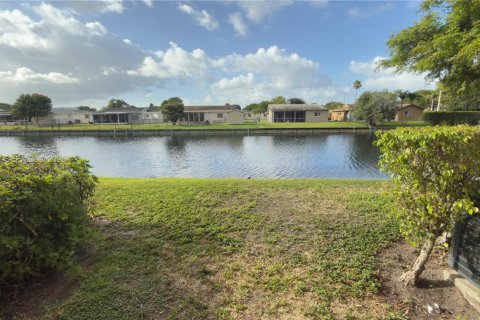 Condominio en alquiler en Tamarac, Florida, 2 dormitorios, 91.42 m2 № 2058669 - foto 19