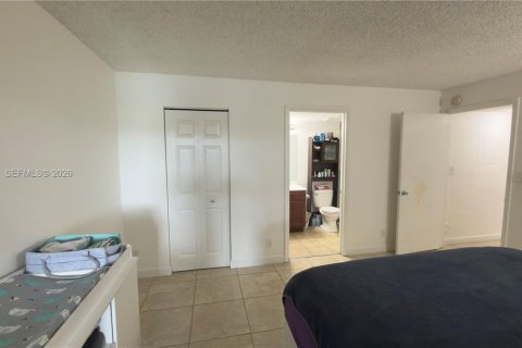 Condominio en alquiler en Tamarac, Florida, 2 dormitorios, 91.42 m2 № 2058669 - foto 15