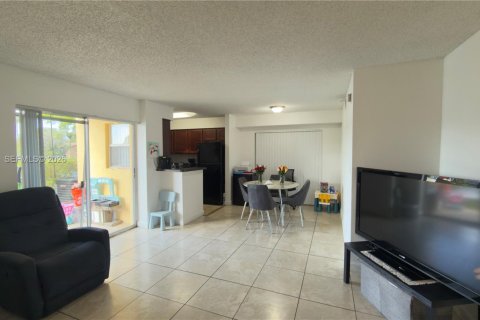 Condominio en Tamarac, Florida, 2 dormitorios  № 2058669