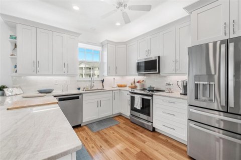 Townhouse in North Redington Beach, Florida 3 bedrooms, 211.26 sq.m. № 1865948 - photo 9