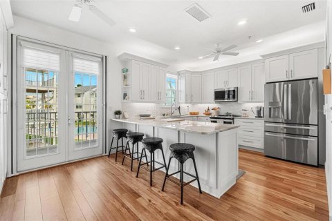 Townhouse in North Redington Beach, Florida 3 bedrooms, 211.26 sq.m. № 1865948 - photo 8
