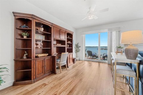 Townhouse in North Redington Beach, Florida 3 bedrooms, 211.26 sq.m. № 1865948 - photo 17