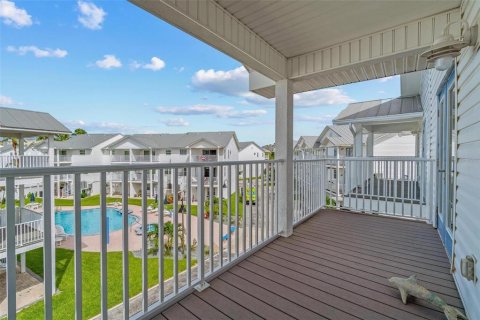 Townhouse in North Redington Beach, Florida 3 bedrooms, 211.26 sq.m. № 1865948 - photo 28