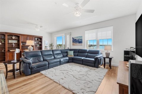 Townhouse in North Redington Beach, Florida 3 bedrooms, 211.26 sq.m. № 1865948 - photo 16
