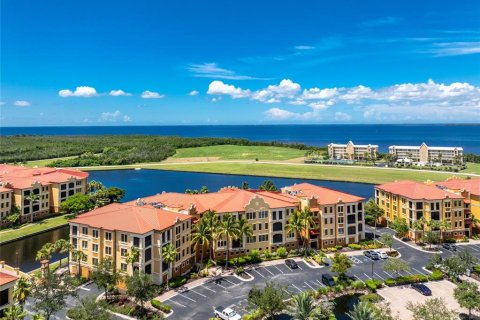 Copropriété à vendre à Punta Gorda, Floride: 2 chambres, 137.96 m2 № 2298513 - photo 3