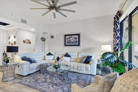 Copropriété à vendre à Punta Gorda, Floride: 2 chambres, 137.96 m2 № 2298513 - photo 7