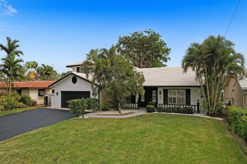 Villa ou maison à louer à Fort Lauderdale, Floride: 6 chambres, 335.56 m2 № 2248046 - photo 2